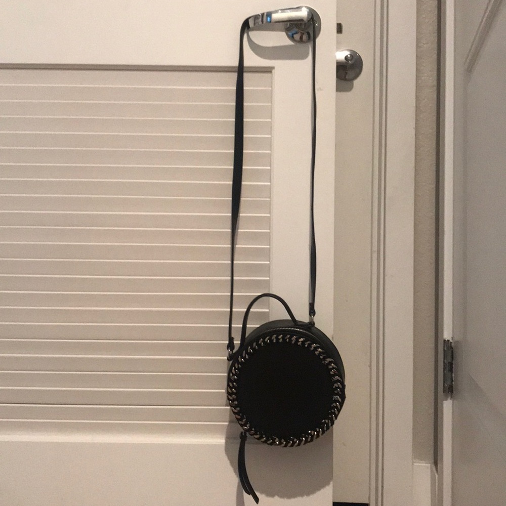 Round black bag